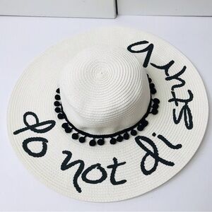 AUGUST ACCESSORIES Ivory Do Not Disturb Straw Sun Hat